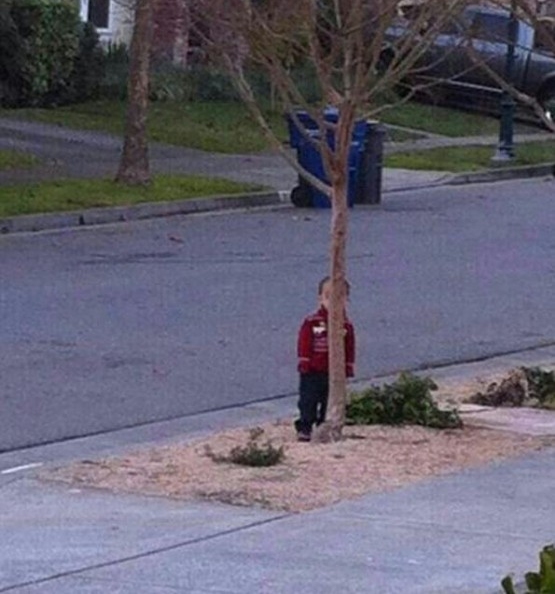http://www.rivelazioni.com/immagini_foto/bambini-che-giocano-a-nascondino