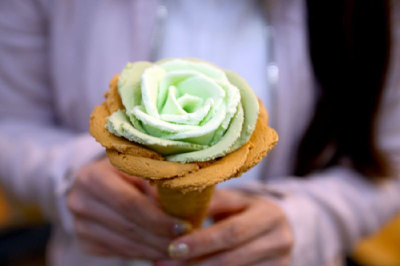 10431757_i-creamy-artisan-gelato--flower-gelato_t111e89f6