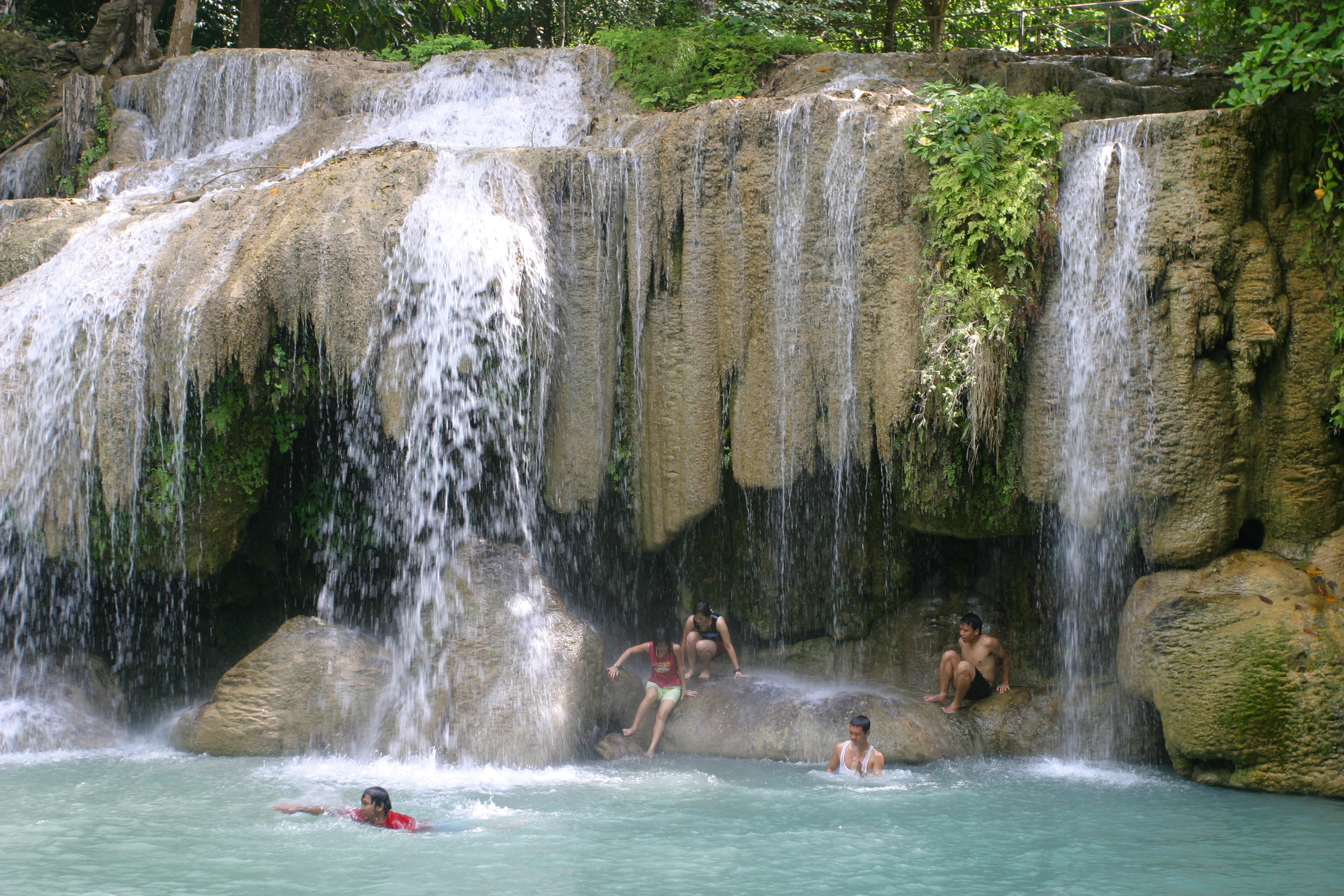 Erawan_Waterfall,_Kanchanaburi