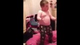 Un bimbo che ama ballare!
