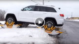 In caso di neve trasformano l’auto in cingolato