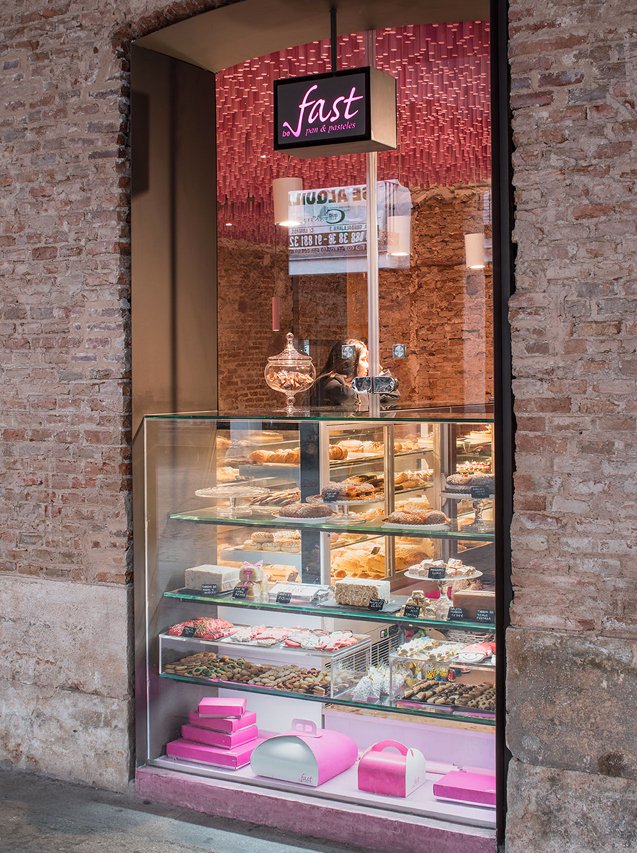 domus-04-ideo-strawberry-sticks