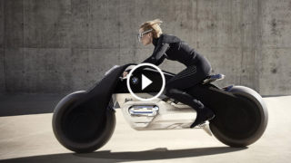 La nuova moto del futuro BMW si guida senza casco e con la realtà aumentata