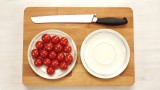 Come tagliare i pomodorini in 5 secondi