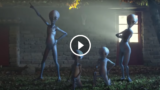 Vi piace il bizzarro spot del Festival di Sanremo 2017 con la famiglia di alieni che ballano?